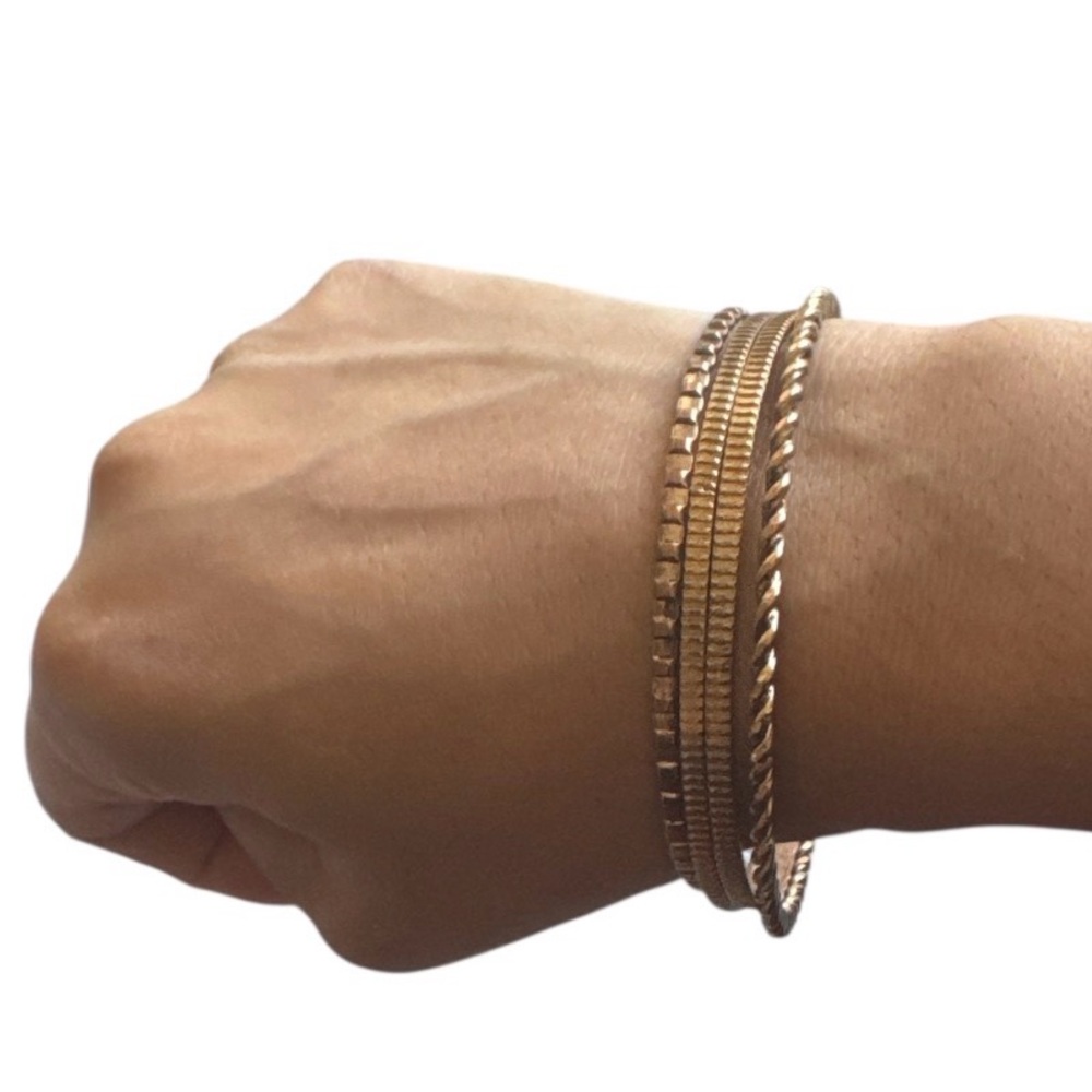 WOMEN’S Gold Tone Thin (4) Bangles